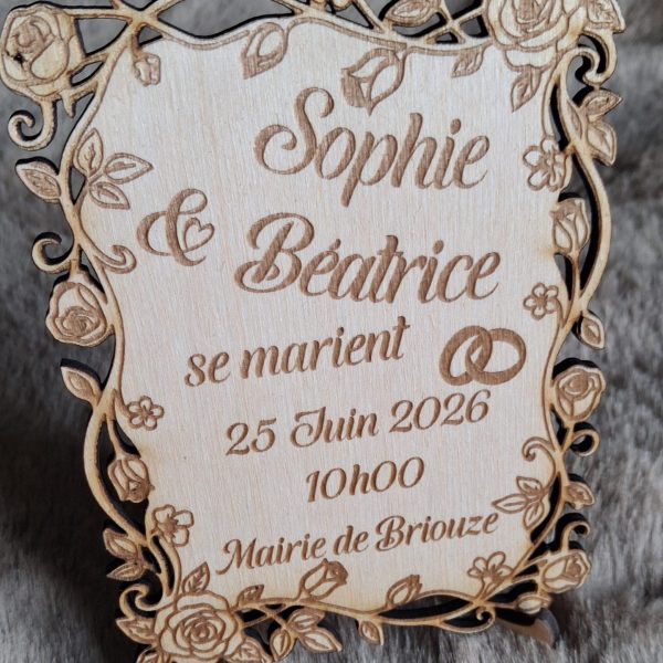 Faire part mariage bois floral personnalisé gravé au laser avec cadre fleurs romantique