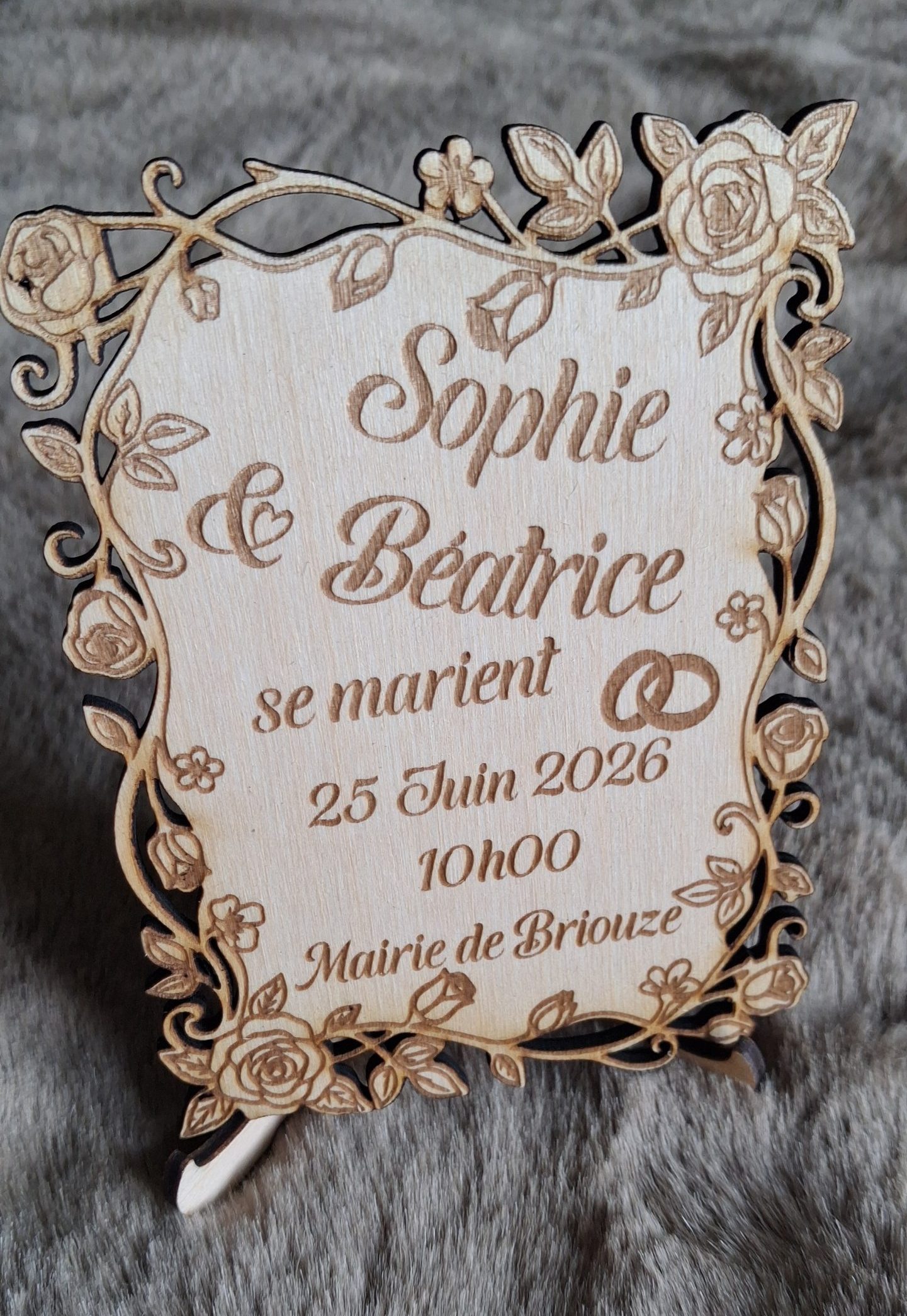 Faire part mariage bois floral personnalisé gravé au laser avec cadre fleurs romantique